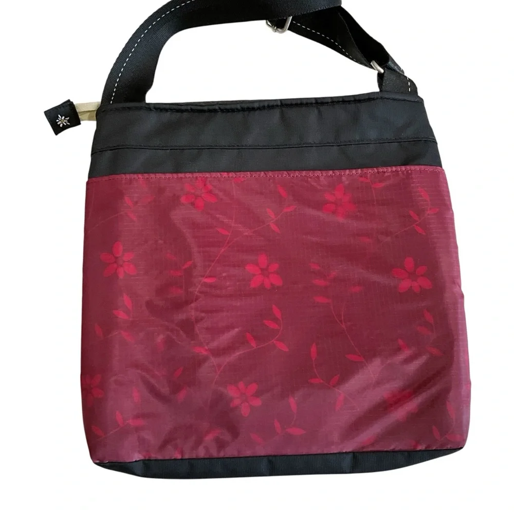 Sherpani Women's Jag LE Bag Crossbody Purse Bag Red Black Embroidered Quilted - Picture 4 of 13